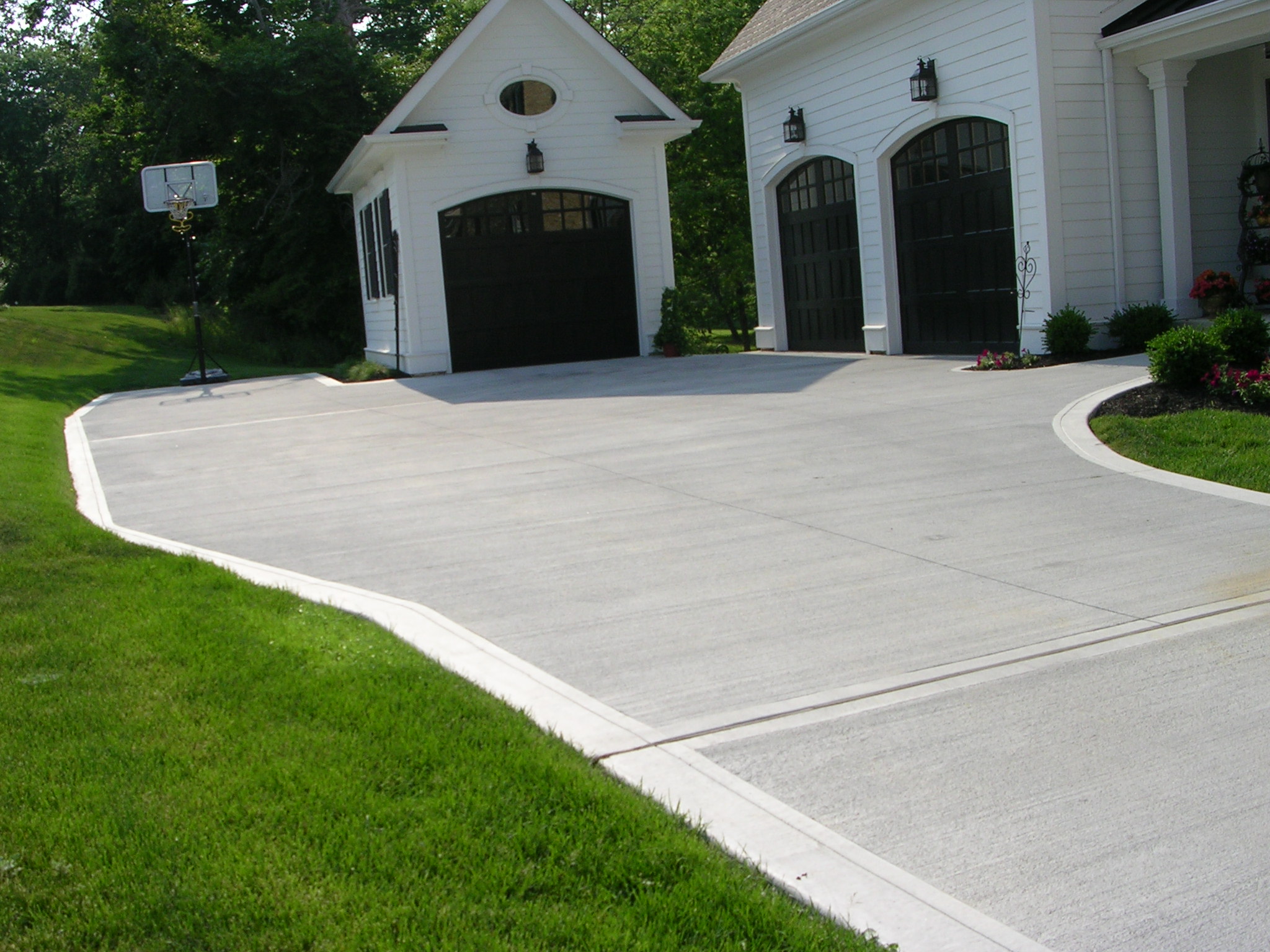 Concrete-Driveway-Chardon-1